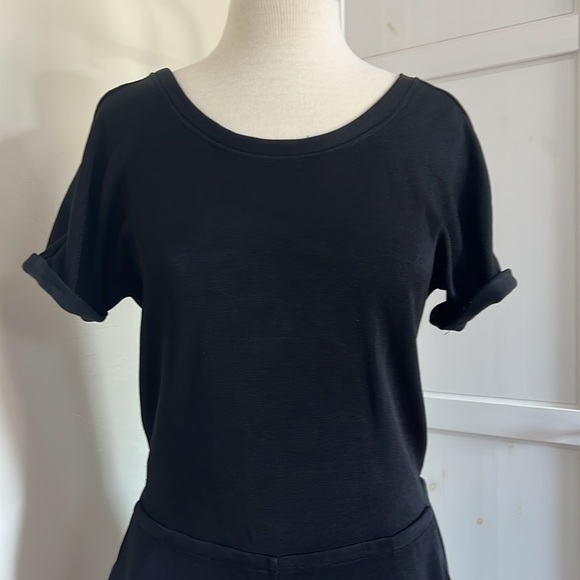 Theory Sorgia Scoop Neck Black Jumpsuit with Modern Minimalist Design Size Small - Picture 4 of 12